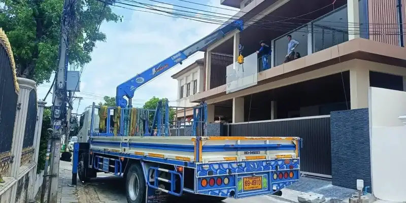 รถเฮี๊ยบติดตั้งกระจก